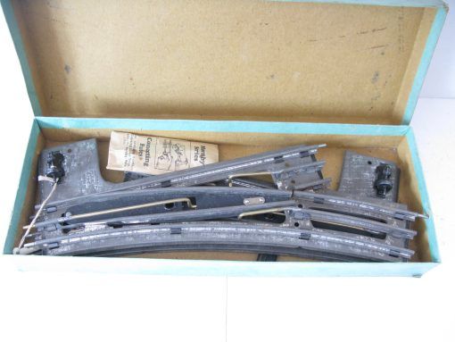 Hornby 0 Gauge Tinplate 3-rail electric Left and Right hand Points on solid bases - Boxed - Image 3
