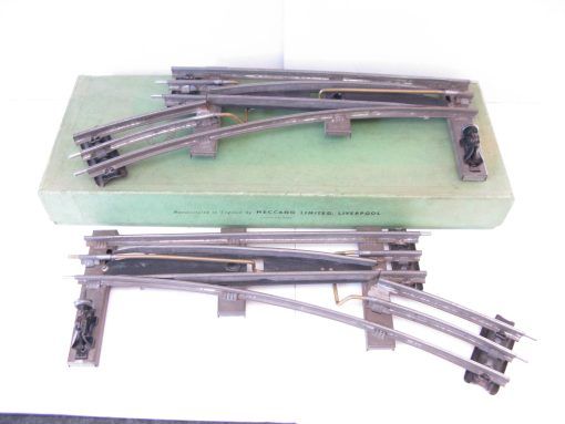 Hornby 0 Gauge Tinplate 3-rail electric Hard to Find inside lever Left and Right hand Points on open bases Circa 1938 - Boxed - Image 5