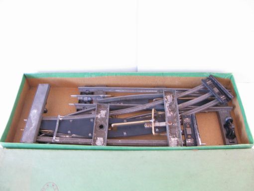 Hornby 0 Gauge Tinplate 3-rail electric Hard to Find inside lever Left and Right hand Points on open bases Circa 1938 - Boxed - Image 2