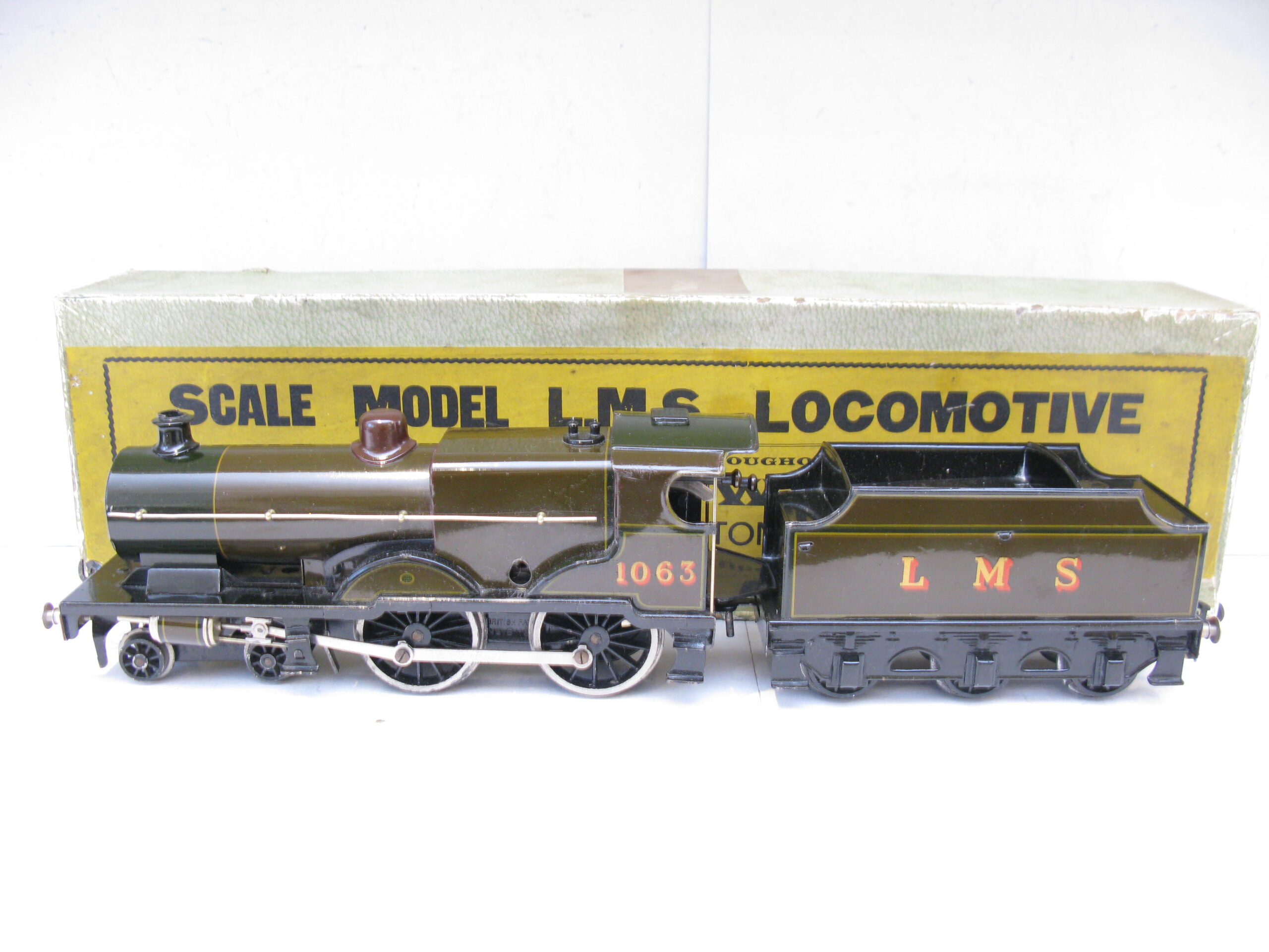 Bassett Lowke 0 Gauge 4-4-0 Loco & Tender LMS Brown 'Compound, No.1063, Clockwork - Boxed - Image 3