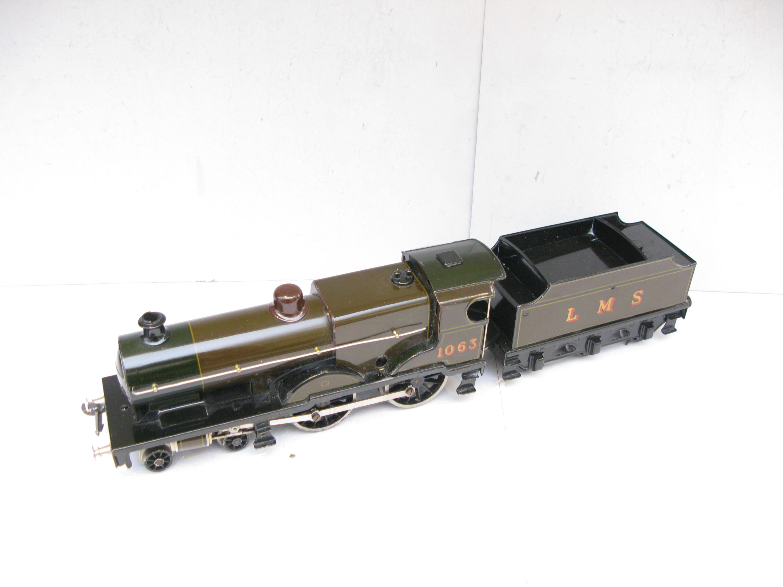 Bassett Lowke 0 Gauge 4-4-0 Loco & Tender LMS Brown 'Compound, No.1063, Clockwork - Boxed - Image 7