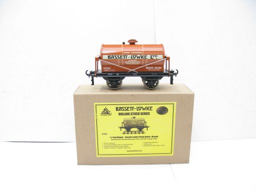 Corgi / Bassett Lowke 0 Gauge Modern issue BL99062 Bassett Lowke Brown Tanker  - Boxed - Image 4