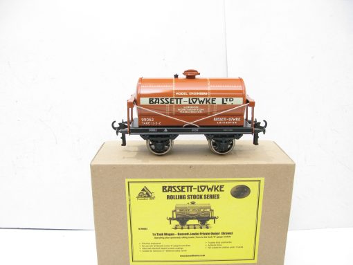 Corgi / Bassett Lowke 0 Gauge Modern issue BL99062 Bassett Lowke Brown Tanker  - Boxed - Image 5