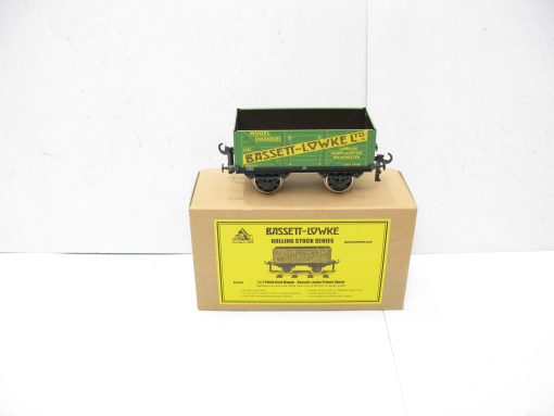 Corgi / Bassett Lowke 0 Gauge Modern issue BL99037 Bassett Lowke Private owner 'Model Engineers' Low sided Wagon Green - Boxed - Image 4