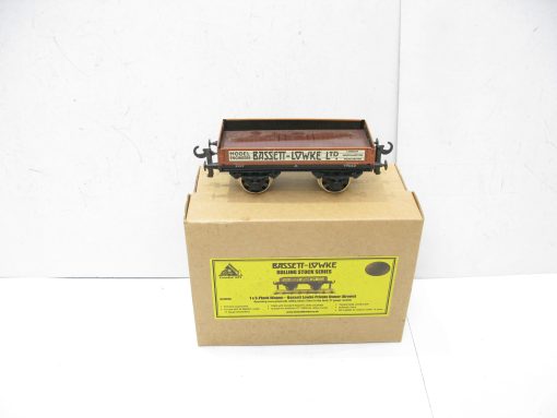 Corgi / Bassett Lowke 0 Gauge Modern issue BL99060 Bassett Lowke Private owner 'Model Engineers' Low sided Wagon Brown - Boxed - Image 4