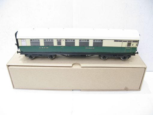 Ace Trains 0 Gauge Modern issue LNER Tourist stock Articulated coaches Set A and Set B - Boxed as new - Image 3