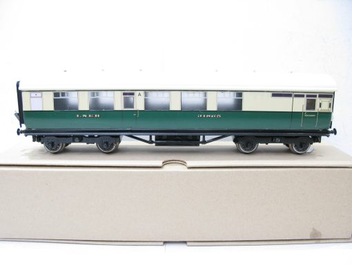 Ace Trains 0 Gauge Modern issue LNER Tourist stock Articulated coaches Set A and Set B - Boxed as new - Image 4