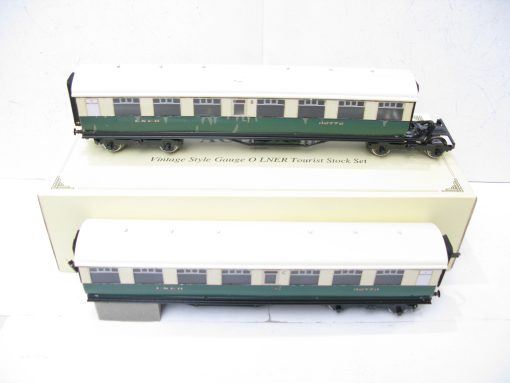 Ace Trains 0 Gauge Modern issue LNER Tourist stock Articulated coaches Set A and Set B - Boxed as new - Image 8