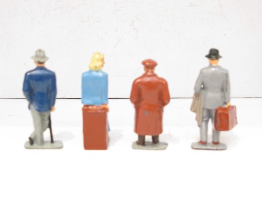 Timpo (Gauge 1 size) Railway Passengers - unboxed Priced at £15 each - Image 4