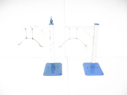 Hornby 0 Gauge Loading Gauge in blue and White, 2 versions with and without Finials - unboxed Prices each £28 each - Image 4