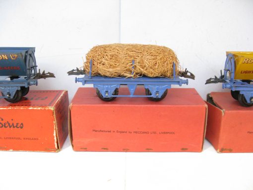 Hornby 0 Gauge side Tipping Wagons and a Fibre wagon - Boxed - Priced at £20 each - Image 3