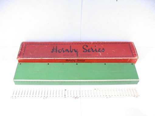 Hornby 0 Gauge Green Base Passenger Platform with Fencing & Nuts and Bolts Circa 1935 - Boxed - Image 6
