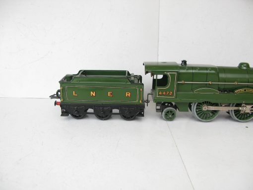 Hornby 0 Gauge No.3C Loco & Tender LNER Green 'FLYING SCOTSMAN' No.4472, Clockwork - unboxed - Image 10