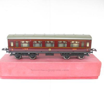 Hornby 0 Gauge No.2 LMS 1st/3rd Corridor Coach circa 1939 - Boxed