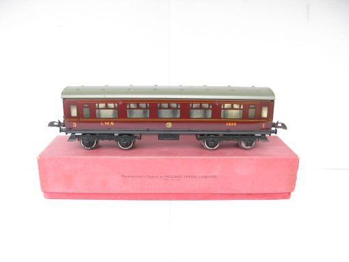 Hornby 0 Gauge No.2 LMS 1st/3rd Corridor Coach circa 1939 - Boxed