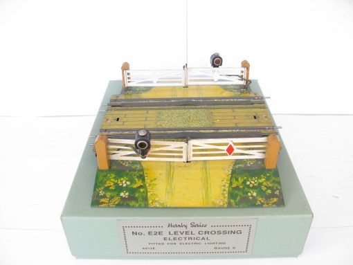 Hornby 0 Gauge No.E2E 3-Rail Double Level Crossing - in reproduction box
