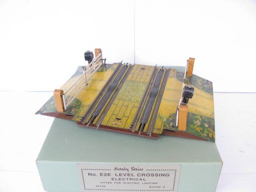 Hornby 0 Gauge No.E2E 3-Rail Double Level Crossing - in reproduction box - Image 4