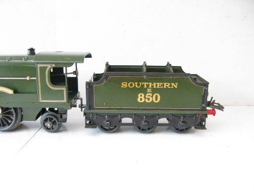 Hornby 0 Gauge E3/6 Loco & Tender SR Green 'LORD NELSON' No.E850, 3-rail 6 volt electric - Boxed - Image 4
