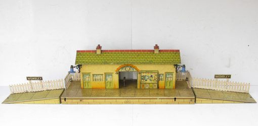 Hornby 0 Gauge No.4E 'Wembley' Station Speckled Finish base Circa 1937/38 - Boxed