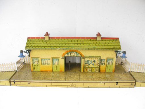 Hornby 0 Gauge No.4E 'Wembley' Station Speckled Finish base Circa 1937/38 - Boxed - Image 2