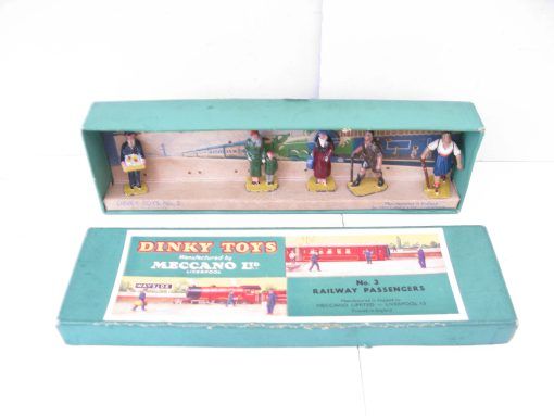 Hornby 0 Gauge Dinky Toys Railway Accessories No.3 Passengers Station  - Boxed - Image 3