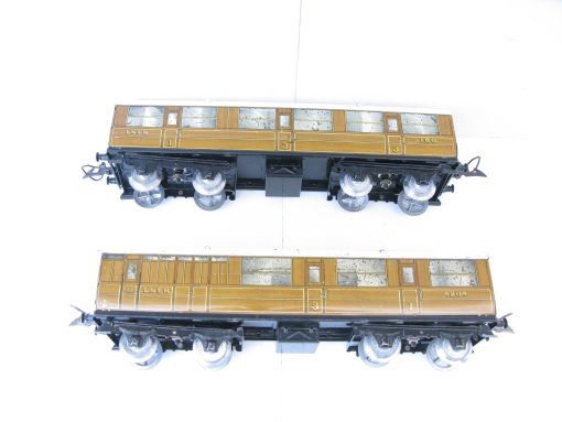 Hornby 0 Gauge No.2 LNER Pair of Corridor Coaches 1st/3rd and 1st/3rd Brake end - unboxed Priced each £60 - Image 10