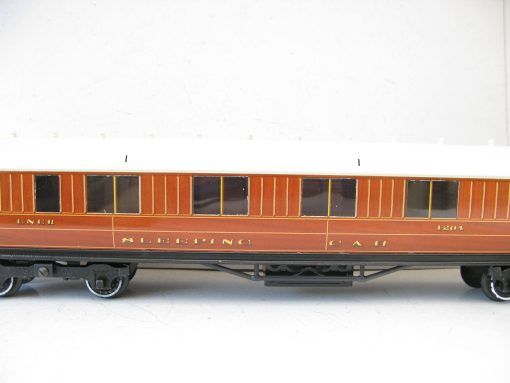 Ace 0 Gauge Modern issue C/6 Pair of LNER All 1st Articulated Sleeping cars  - Boxed - Image 6