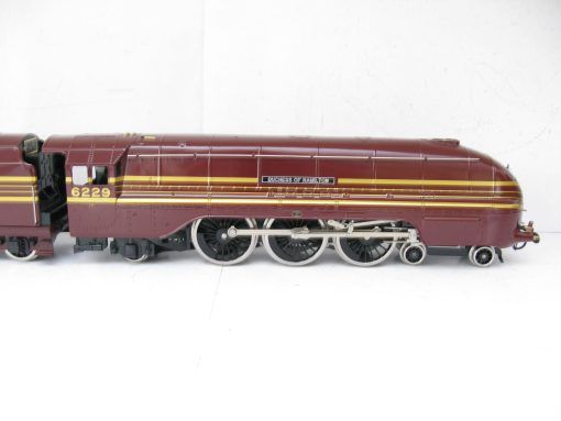 Ace 0 Gauge Modern issue E/12 LMS 4-6-2 Loco & Tender LMS Streamlined maroon Coronation class 'DUCHESS OF HAMILTON' No.6229,  2/3-rail electric - Boxed - Image 11