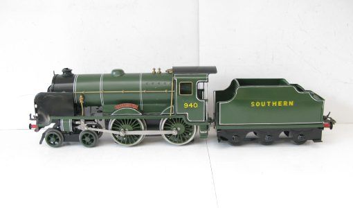 Directory Series  - Hornby 0 Gauge Style Loco & Tender SR Schools class 'Berkhamsted' No.930, 12 volt DC electric -