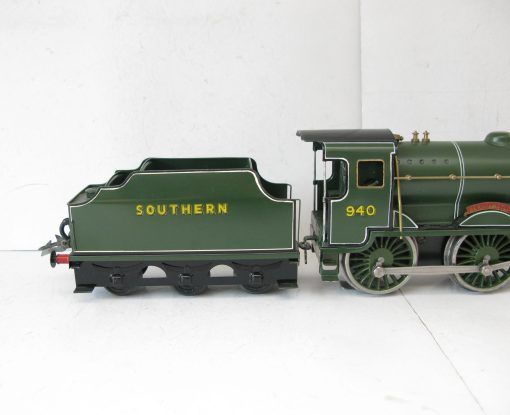 Directory Series  - Hornby 0 Gauge Style Loco & Tender SR Schools class 'Berkhamsted' No.930, 12 volt DC electric - - Image 8