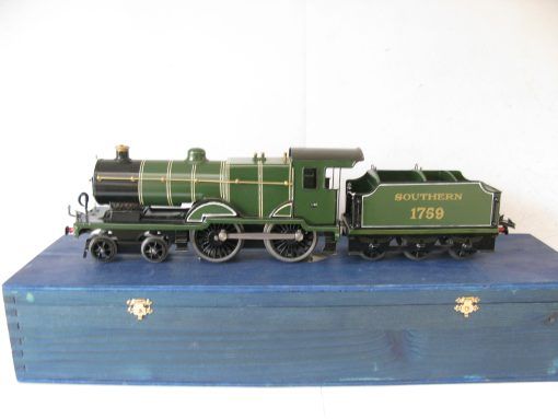 Directory Series  - Hornby 0 Gauge Style Loco & Tender SR L1 class No.1759, 12 volt DC electric - Boxed - Image 2