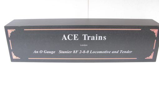 Ace 0 Gauge Modern issue E/38 LMS Lined maroon 2-8-0 Loco & Tender class 8F No.8624, 2/3-rail electric - Boxed with outer mailer - Image 2