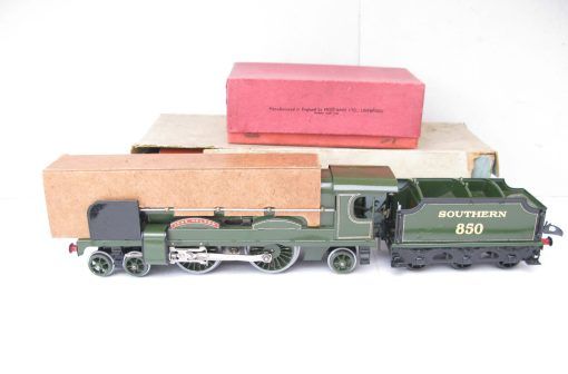 Hornby 0 Gauge E220 Loco & Tender SR Green 'LORD NELSON' No.850, 3-rail 20 volt electric - Boxed - Image 2