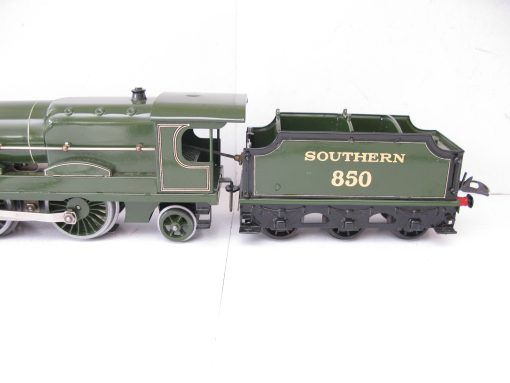 Hornby 0 Gauge E220 Loco & Tender SR Green 'LORD NELSON' No.850, 3-rail 20 volt electric - Boxed - Image 6