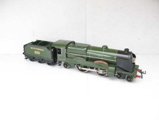 Hornby 0 Gauge E220 Loco & Tender SR Green 'LORD NELSON' No.850, 3-rail 20 volt electric - Boxed - Image 9