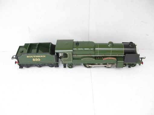 Hornby 0 Gauge E220 Loco & Tender SR Green 'LORD NELSON' No.850, 3-rail 20 volt electric - Boxed - Image 11