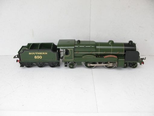 Hornby 0 Gauge E220 Loco & Tender SR Green 'LORD NELSON' No.850, 3-rail 20 volt electric - Boxed - Image 12