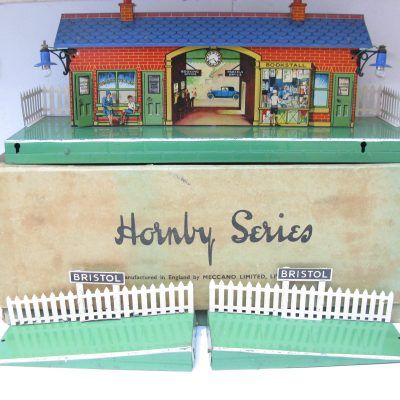 Hornby 0 Gauge No.2E Green base 'BRISTOL' Station  - Boxed
