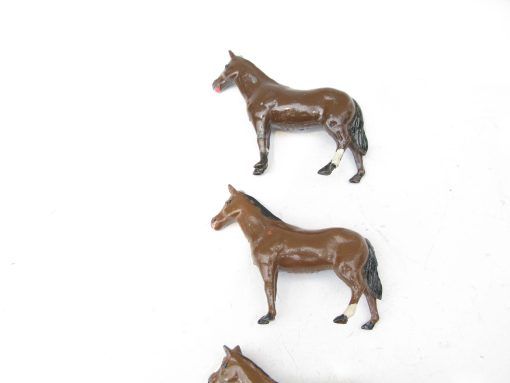 Hornby 0 Gauge Dinky Toys Brown horses - unboxed Priced each £18 - Image 5