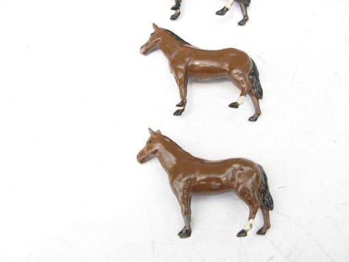Hornby 0 Gauge Dinky Toys Brown horses - unboxed Priced each £18 - Image 6