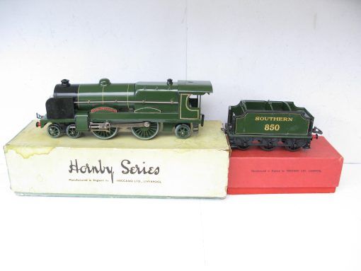 Hornby 0 Gauge E320 Loco & Tender SR Green 'LORD NELSON' No.850, 3-rail 20 volt electric - Boxed - Image 3