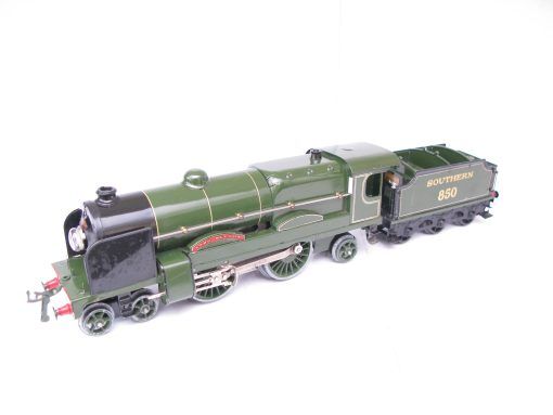 Hornby 0 Gauge E320 Loco & Tender SR Green 'LORD NELSON' No.850, 3-rail 20 volt electric - Boxed - Image 10