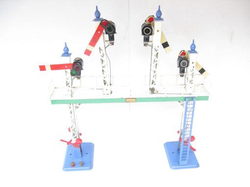 Hornby 0 Gauge E2E Signal Gantry Home version Circa 1935/37 - Boxed - Image 8
