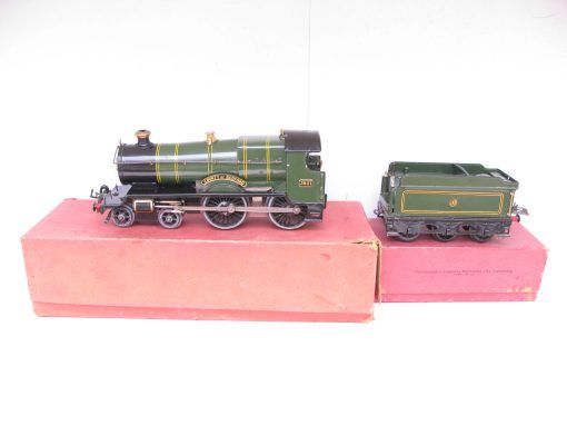 Hornby 0 Gauge E220 Special Loco & Tender GWR lined green 'COUNTY OF BEDFORD' No.3821, 3-rail 20 volt electric - Boxed