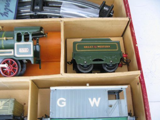 Hornby 0 Gauge Clockwork No.0 GWR Loco & Tender No.2251 Goods Set - Boxed - Image 6