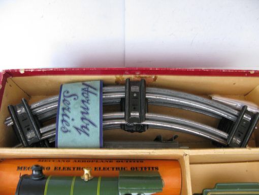 Hornby 0 Gauge Clockwork No.0 GWR Loco & Tender No.2251 Goods Set - Boxed - Image 8