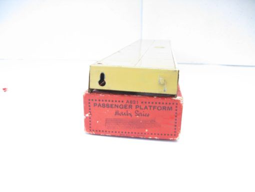 Hornby 0 Gauge Yellow/Cream Base Passenger Platform with Fencing & Nuts and Bolts Circa 1929/32 - Boxed - Image 5