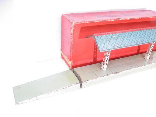 Hornby 0 Gauge Early first issue 'WINDSOR' Island Platform with blue grey base, includes ramps Circa 1926/28 - Boxed - Image 5