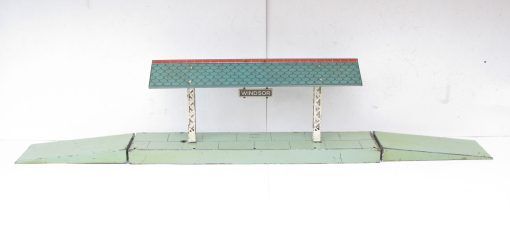 Hornby 0 Gauge Early first issue 'WINDSOR' Island Platform with blue grey base, includes ramps Circa 1926/28 - Boxed - Image 8