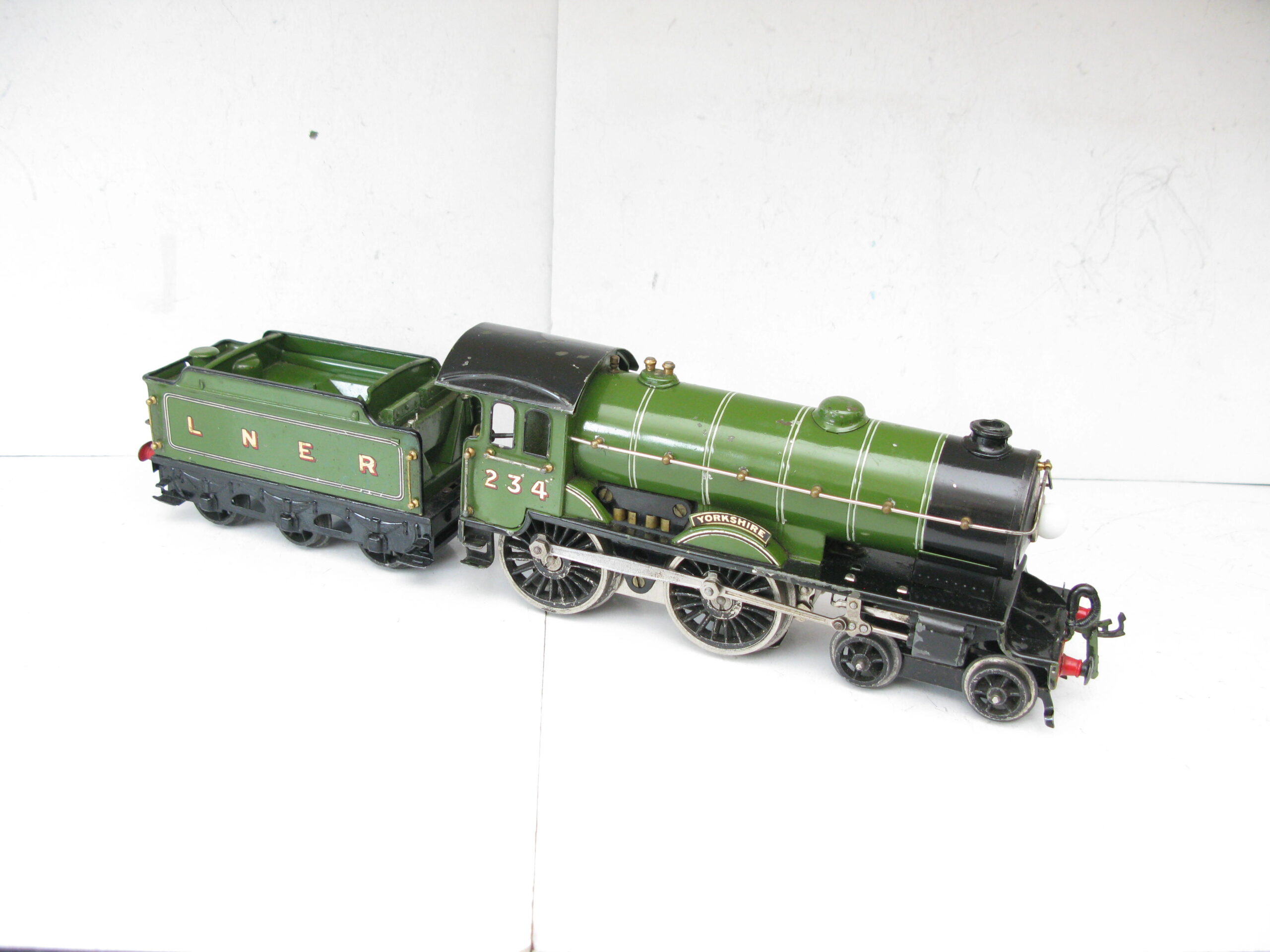 Hornby 0 Gauge E220 Special Loco & Tender LNER Lined 'YORKSHIRE, 3-rail 20 volt electric circa 1934 - unboxed - Image 11